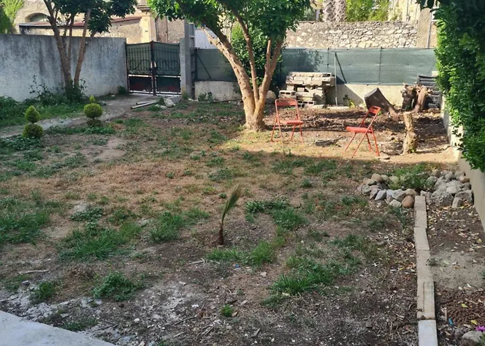 Renove Avec Jardin Apartman