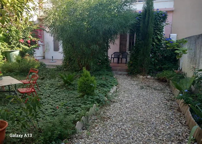 Renove Avec Jardin Apartman Cuxac-dʼAude